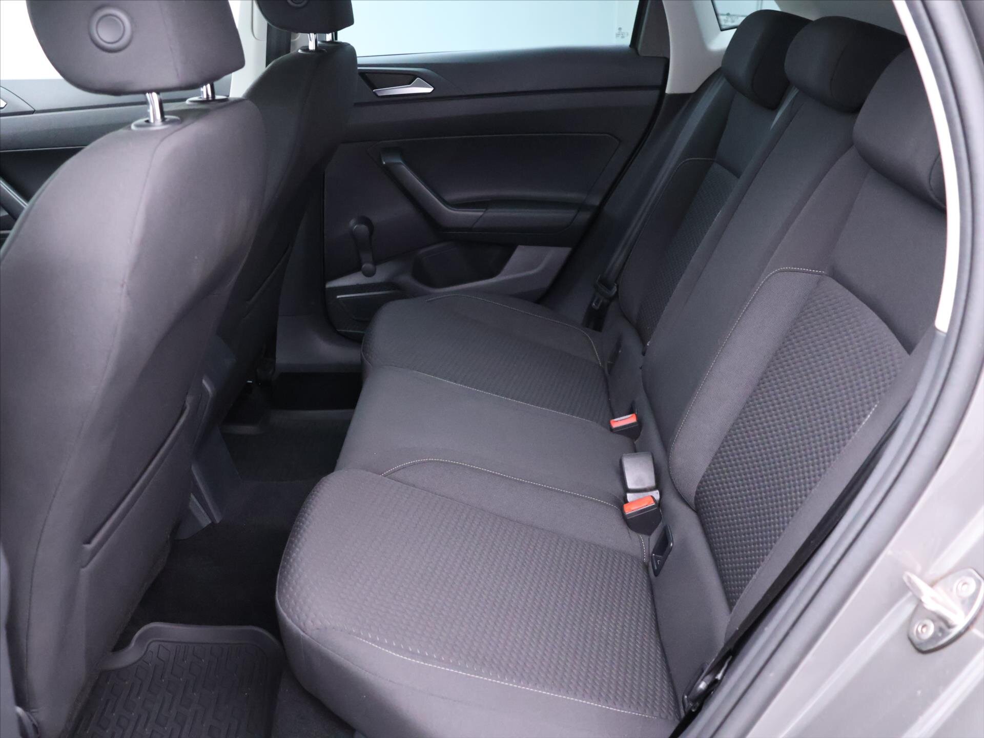 Volkswagen Polo Hatchback 999,0 48 kw