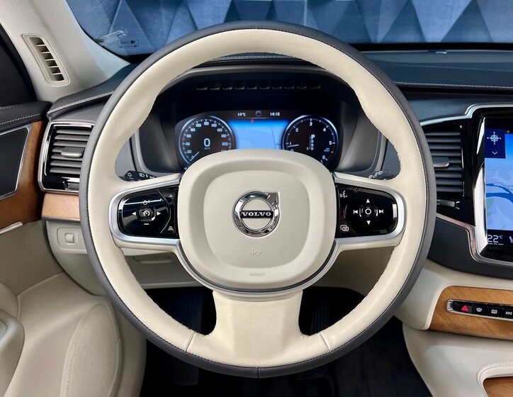 Volvo XC90 SUV 2,0 l 173 kw