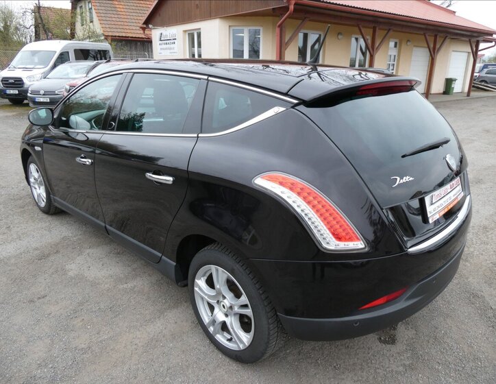 Lancia Delta Hatchback 1,4 l 88 kw