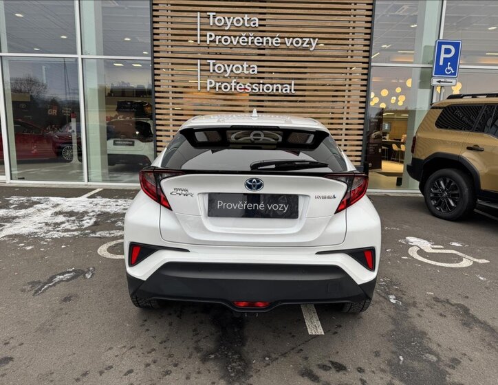 Toyota C-HR Hatchback 1,8 l 72 kw