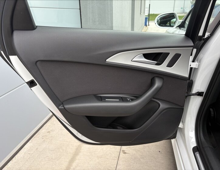 Audi A6 Sedan / Limuzína 3,0 l 160 kw