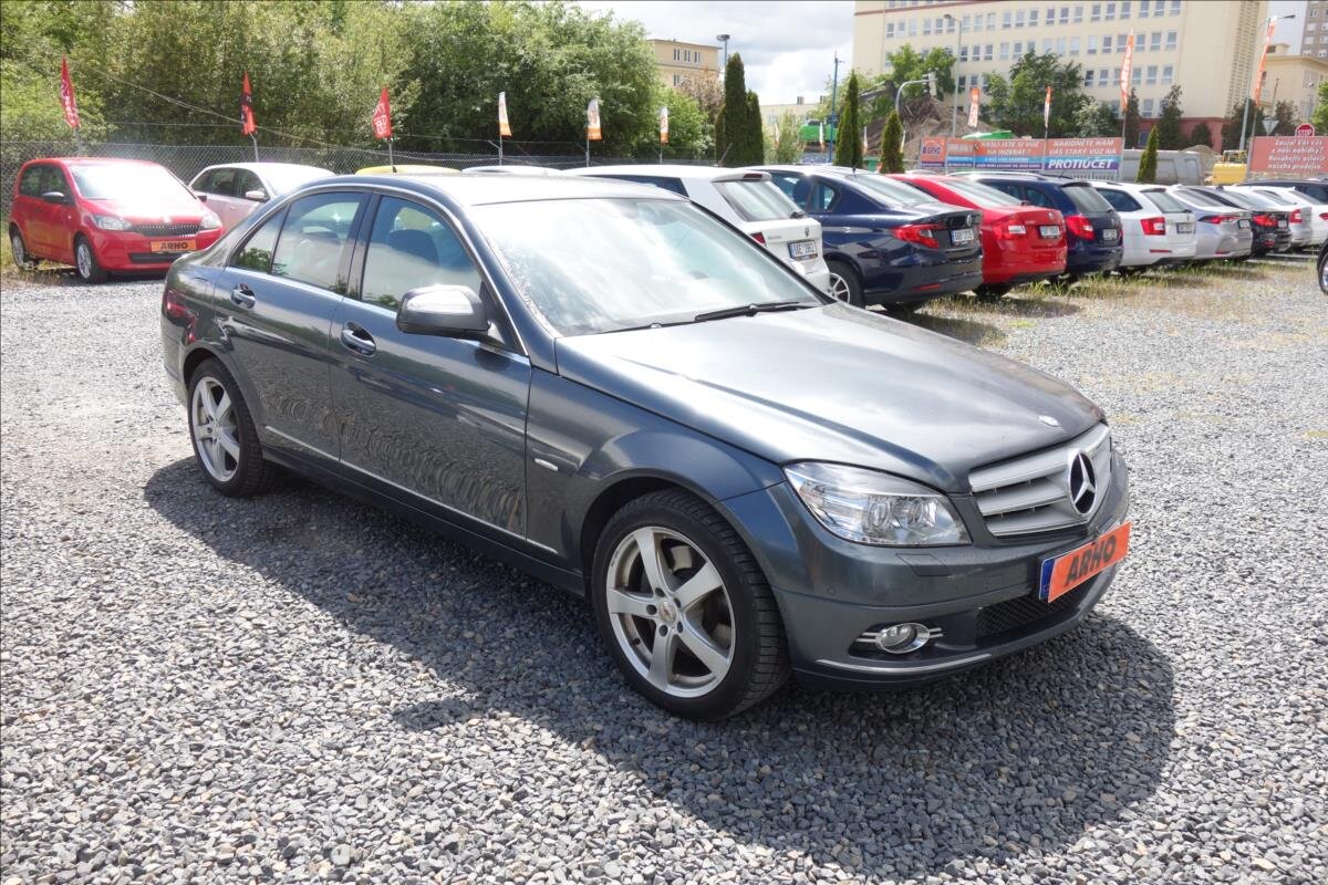 Mercedes-Benz Třídy C Sedan / Limuzína 3,0 l 165 kw