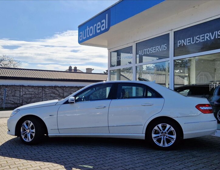 Mercedes-Benz Třídy E Sedan / Limuzína 3,0 l 195 kw