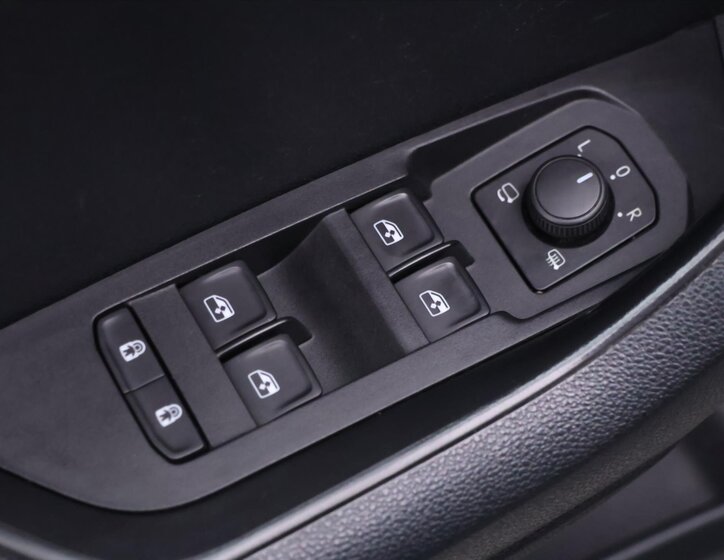 Škoda Karoq SUV / Terénní 2,0 l 85 kw