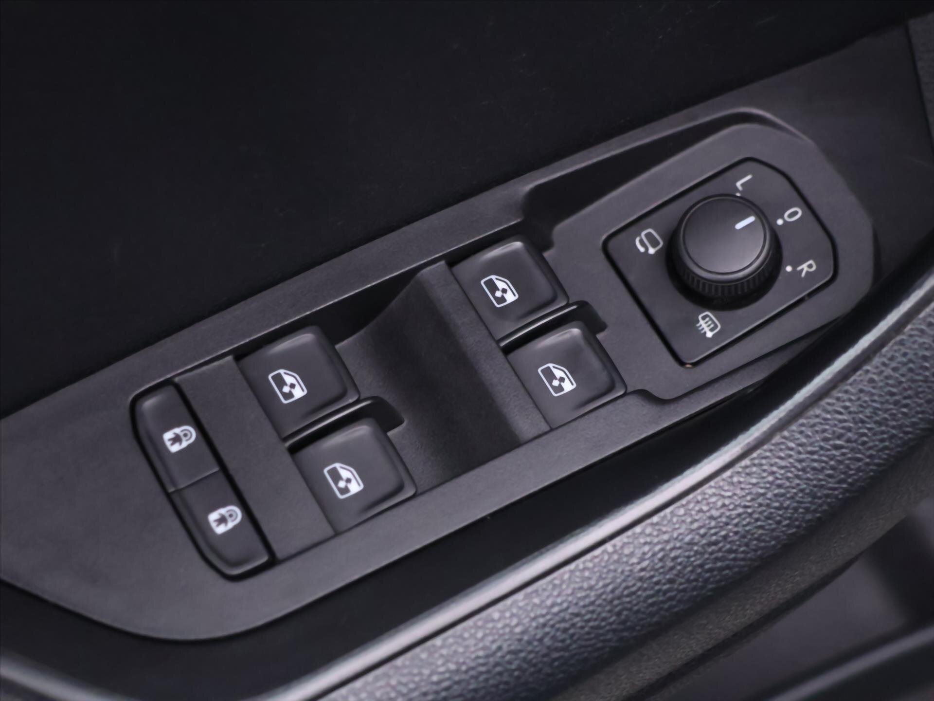 Škoda Karoq SUV / Terénní 2,0 l 85 kw