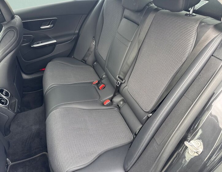 Mercedes-Benz Třídy C Sedan / Limuzína 2,0 l 147 kw