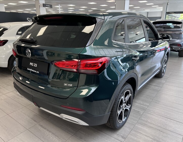 MG ZS 4