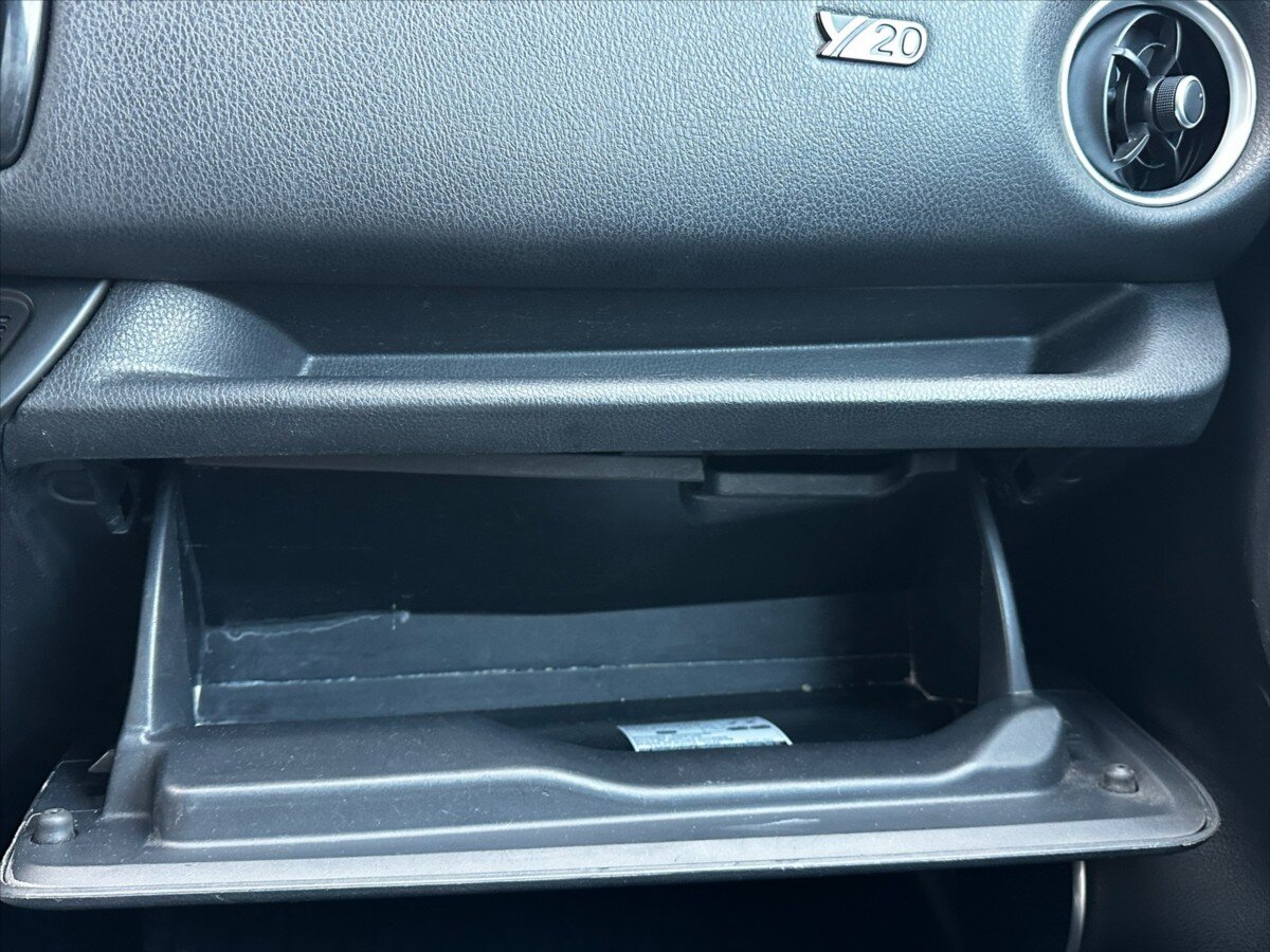 Toyota Yaris Kombi 1,5 l 54 kw