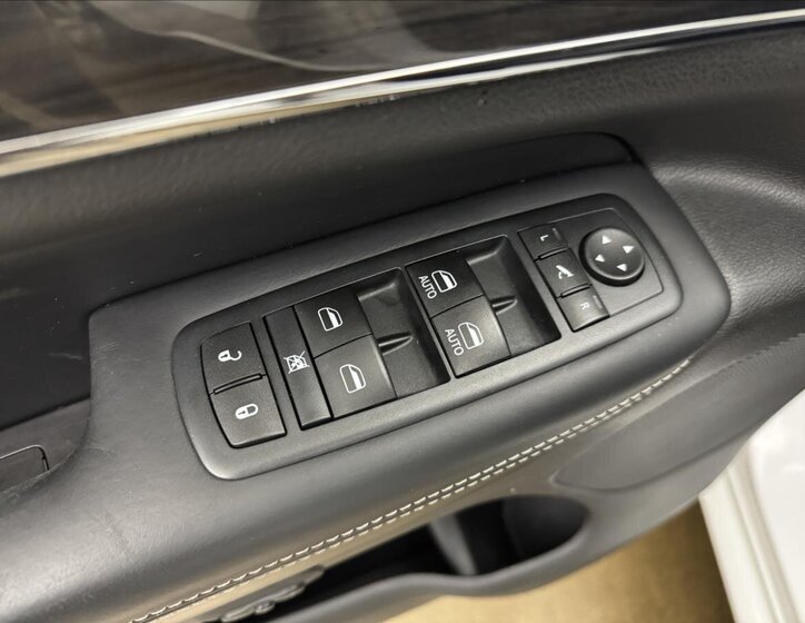 Jeep Grand Cherokee 35