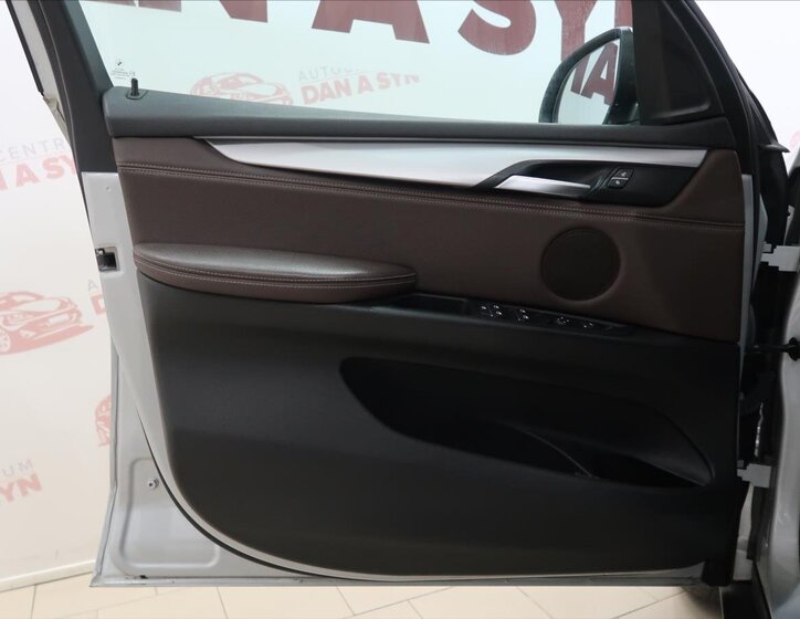 BMW X5 SUV / Terénní 2,0 l 160 kw