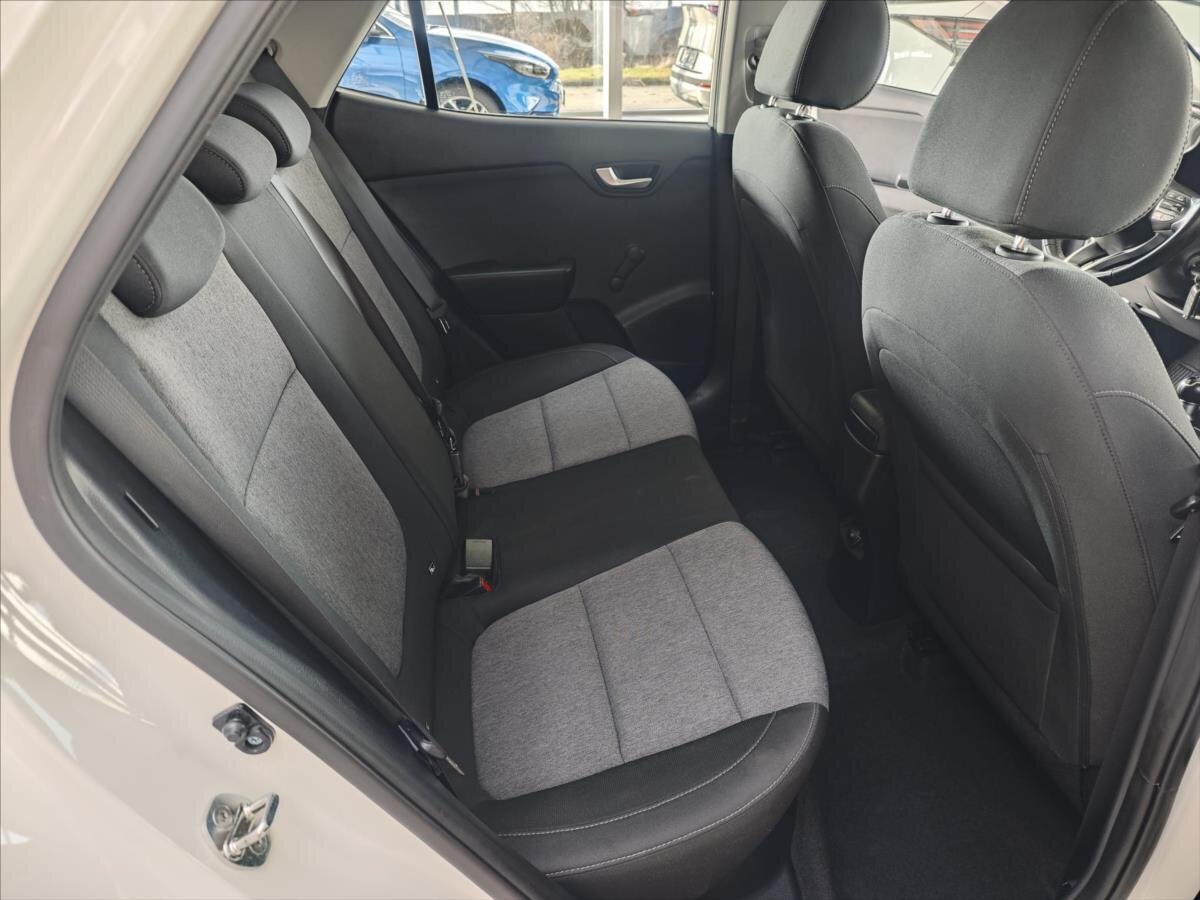 KIA Stonic CUV / Crossover 1,2 l 61 kw