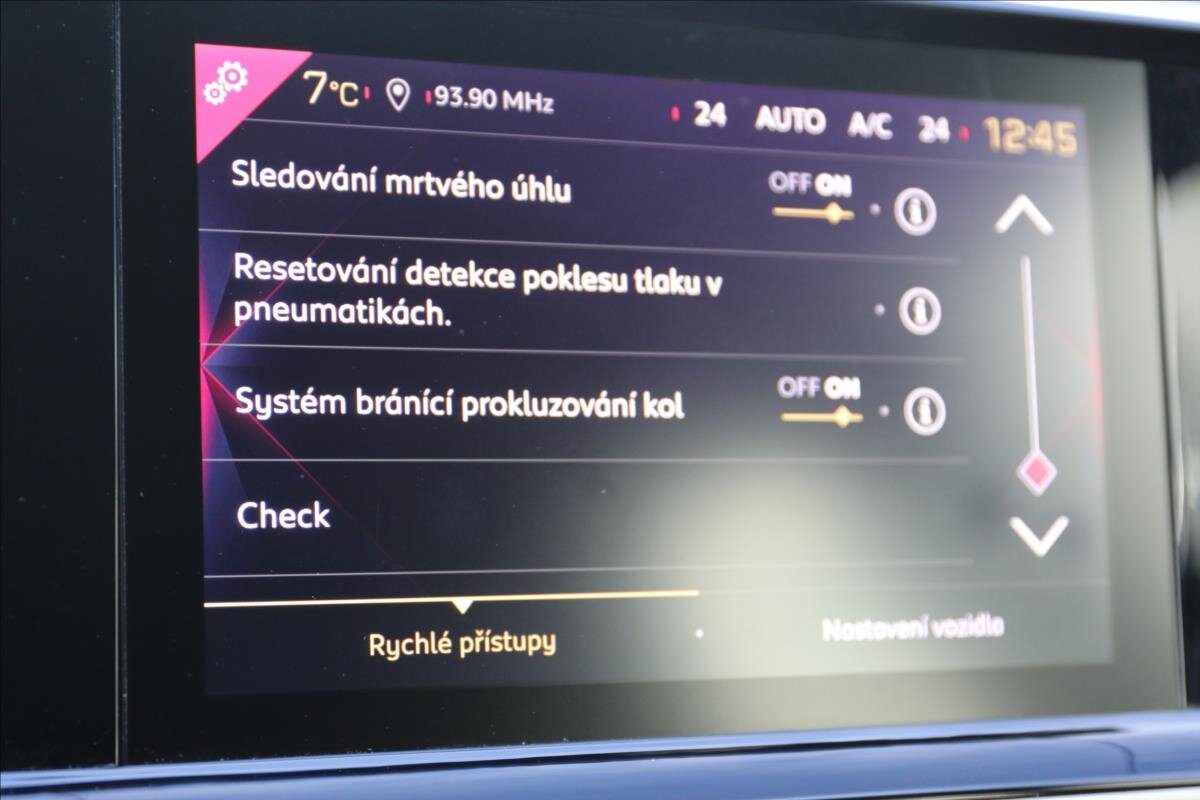 DS Automobiles DS7 Crossback Kombi 2,0 l 130 kw