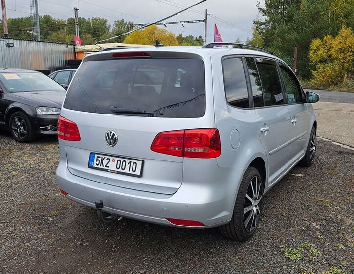 Volkswagen Touran 6