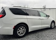 Chrysler Pacifica 18