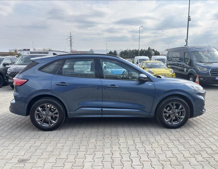 Ford Kuga SUV / Terénní 1,5 l 110 kw
