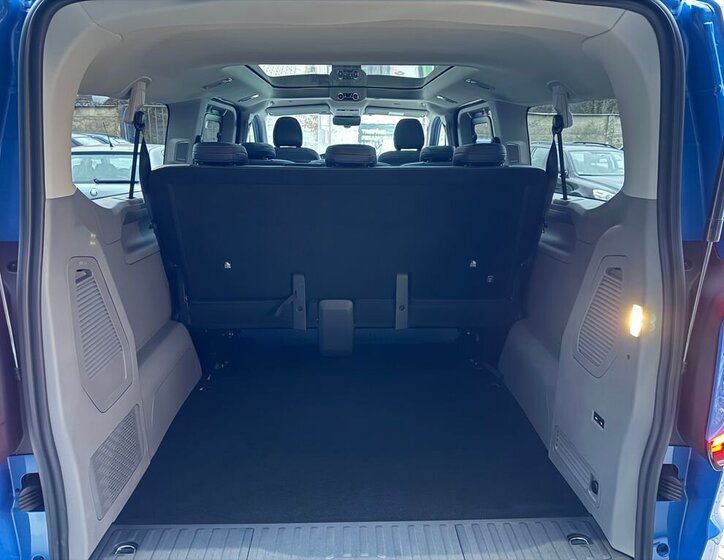 Volkswagen Caravelle 42