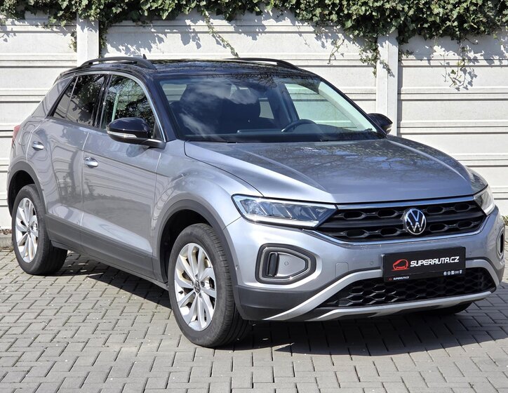 Volkswagen T-Roc SUV / Terénní 1,5 l 110 kw