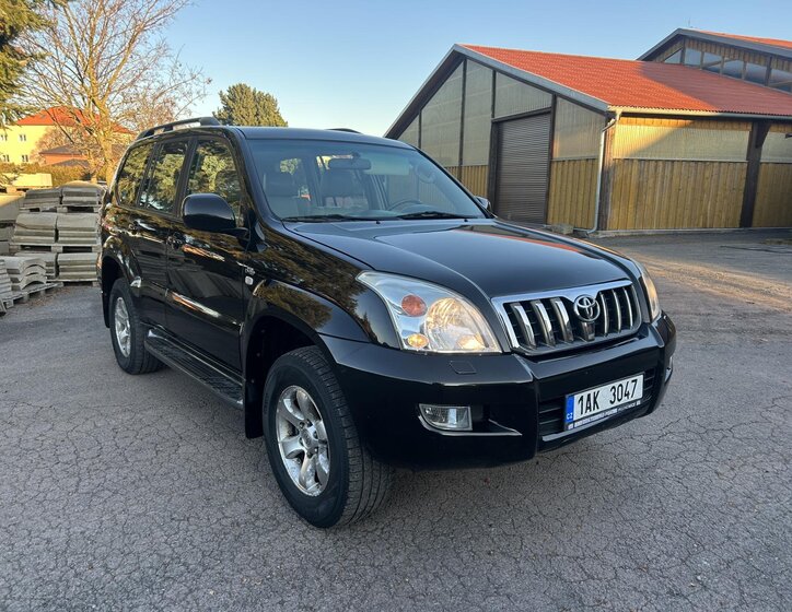 Toyota Land Cruiser 2