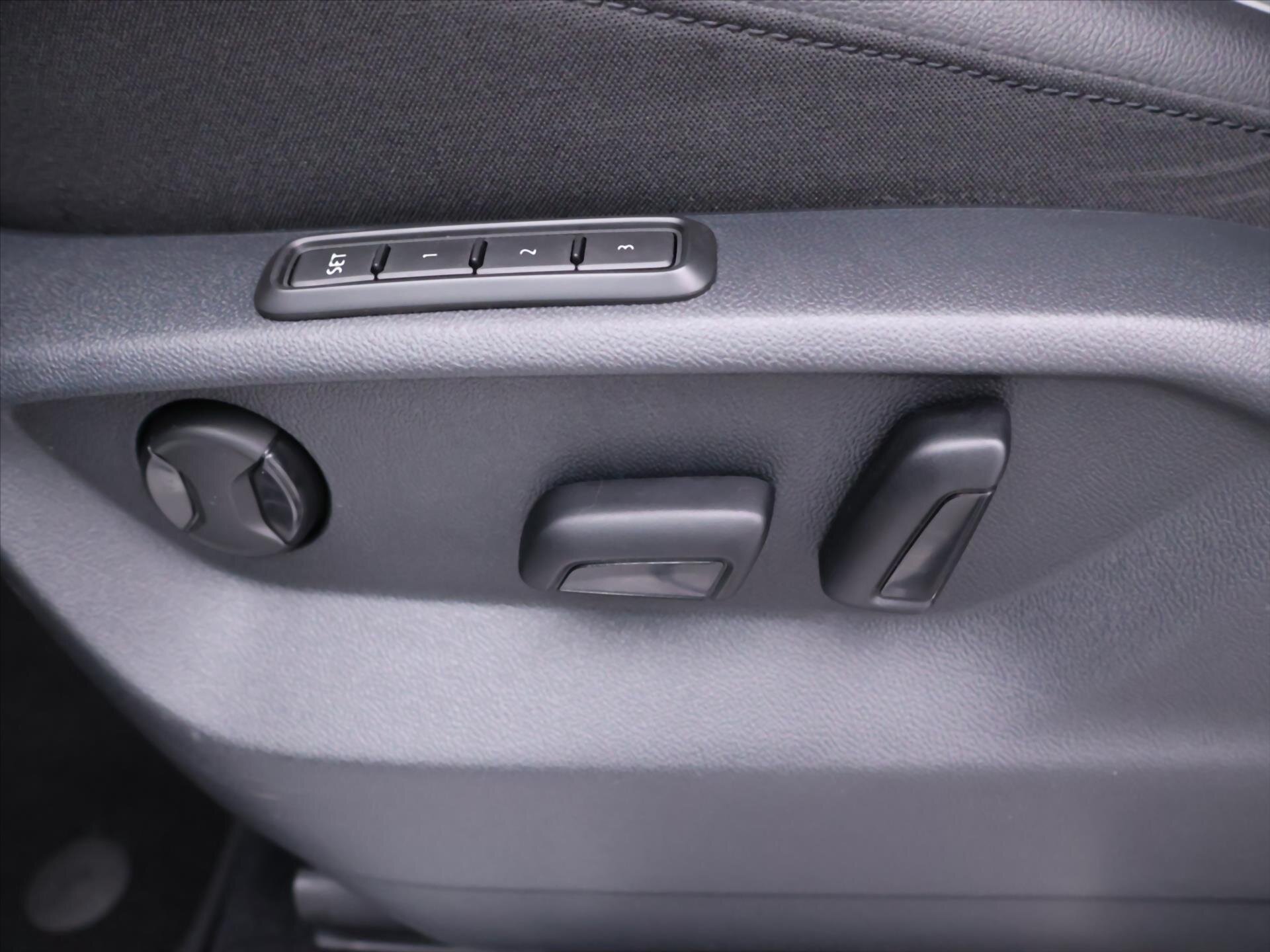 Volkswagen Tiguan Allspace SUV / Terénní 2,0 l 140 kw