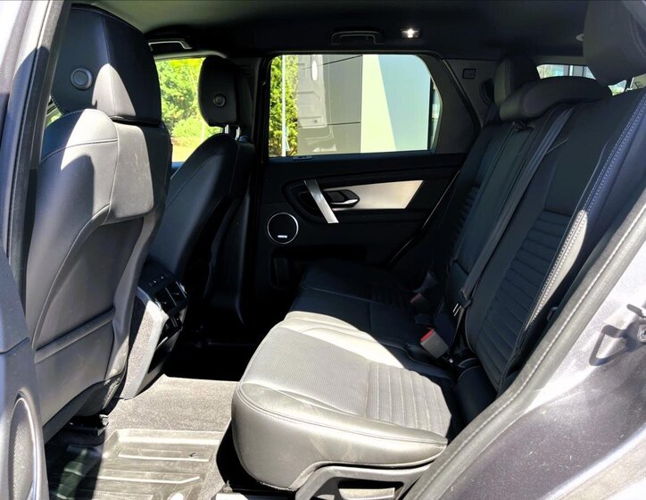 Land Rover Discovery Sport SUV / Terénní 2,0 l 150 kw
