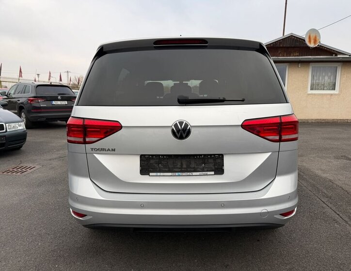 Volkswagen Touran 6