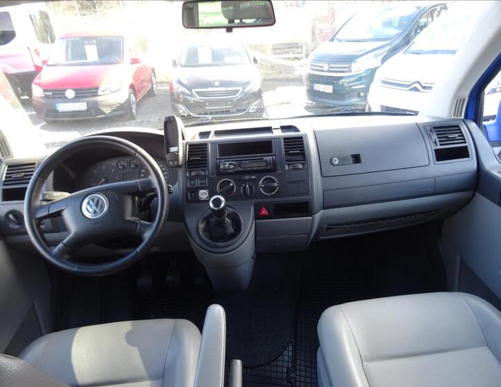 Volkswagen Caravelle 22