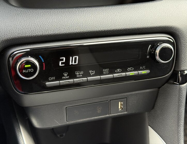 Toyota Yaris Hatchback 1,5 l 68 kw