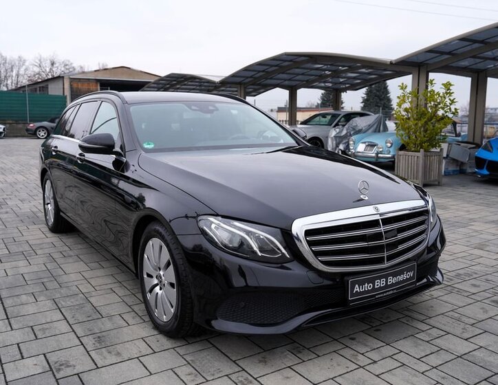 Mercedes-Benz Třídy E Kombi 2,0 l 143 kw