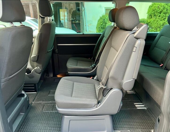 Volkswagen Multivan 13