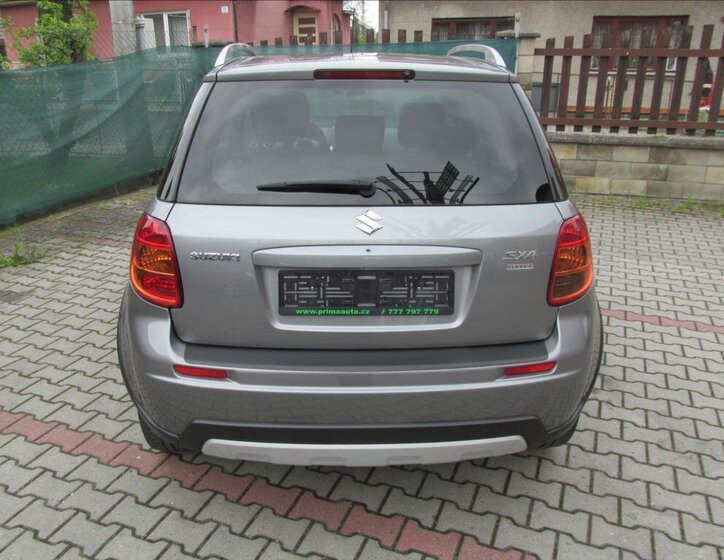 Suzuki SX4 Hatchback 1,6 l 88 kw