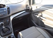 Ford Kuga SUV 1,5 l 88 kw