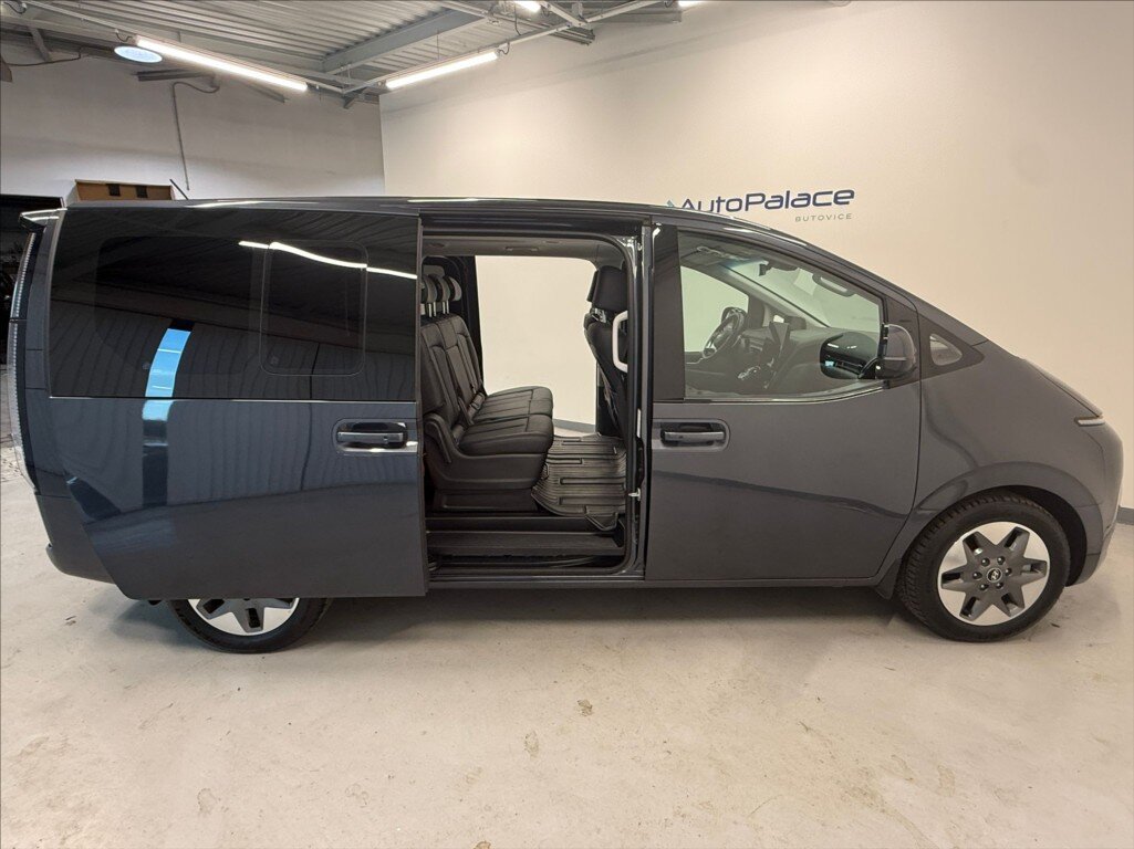 Hyundai Staria MPV 2,2 l 130 kw