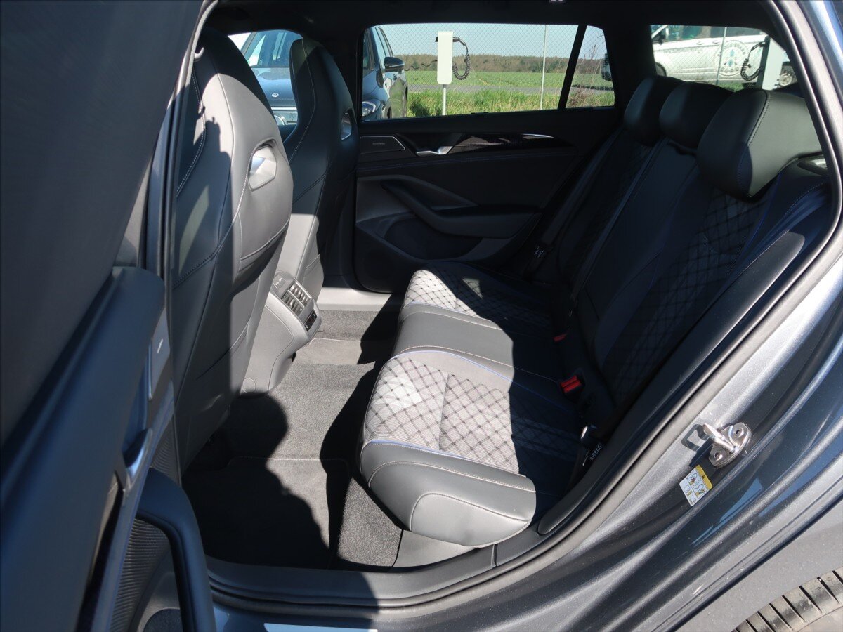 Volkswagen Passat Kombi 1,5 l 130 kw