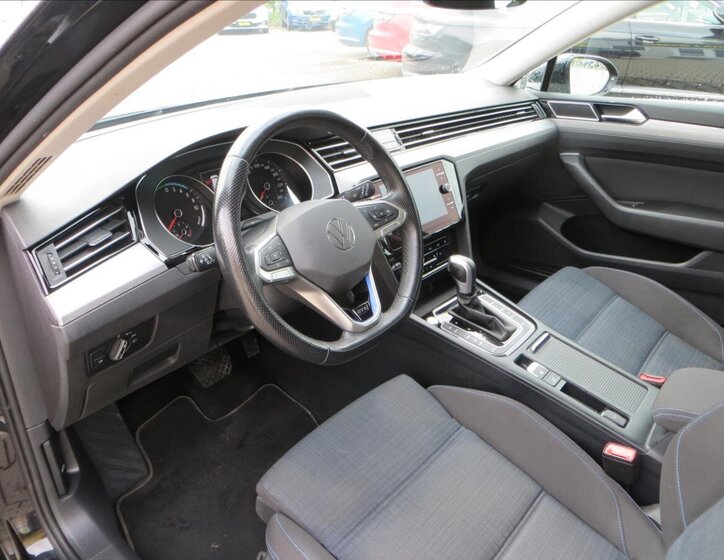 Volkswagen Passat 13