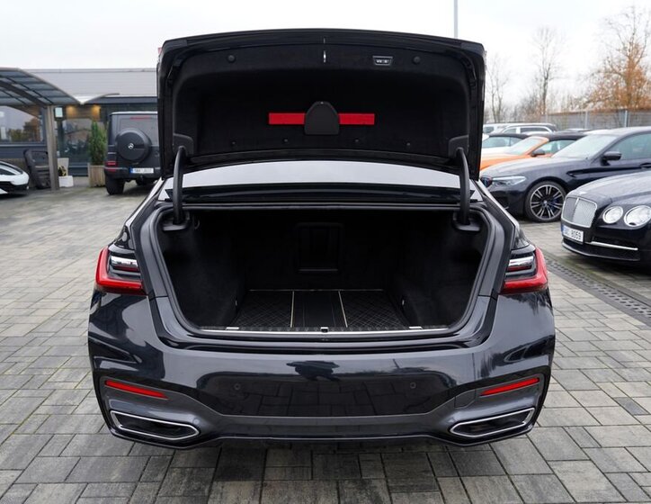 BMW Řada 7 Sedan 3,0 l 250 kw