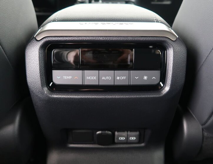 Toyota Land Cruiser SUV / Terénní 2,8 l 151 kw