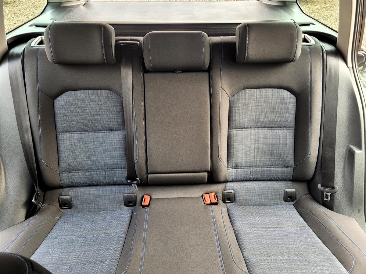 Volkswagen Passat Kombi 1,4 l 160 kw