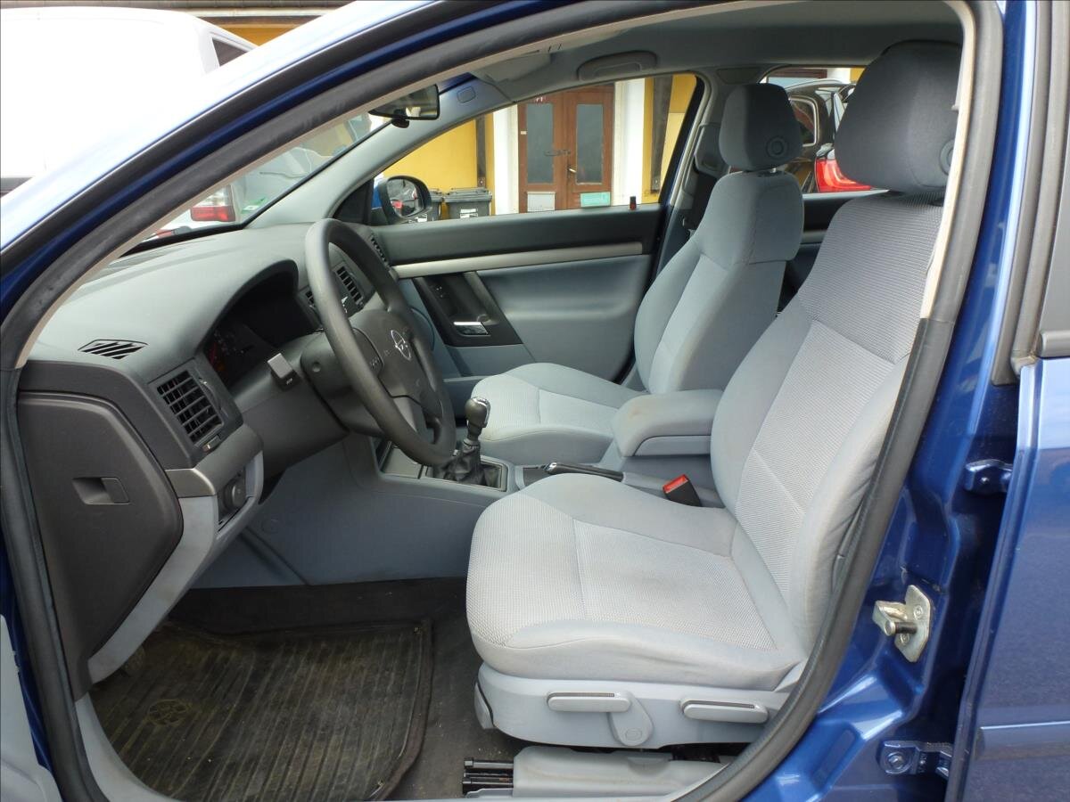 Opel Vectra Sedan / Limuzína 1,8 l 90 kw