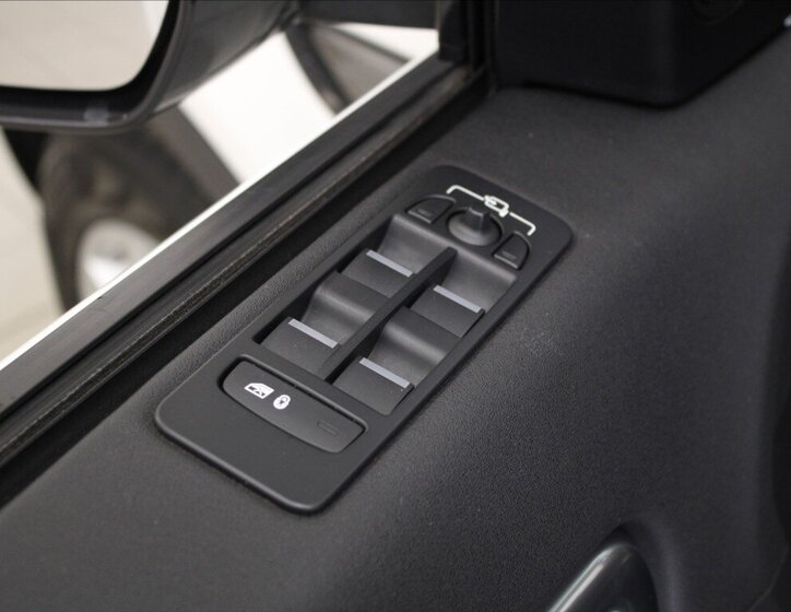 Land Rover Discovery Sport SUV 2,0 l 110 kw