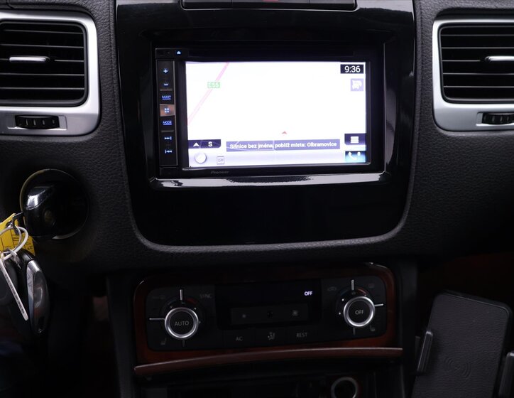 Volkswagen Touareg SUV / Terénní 3,0 l 180 kw