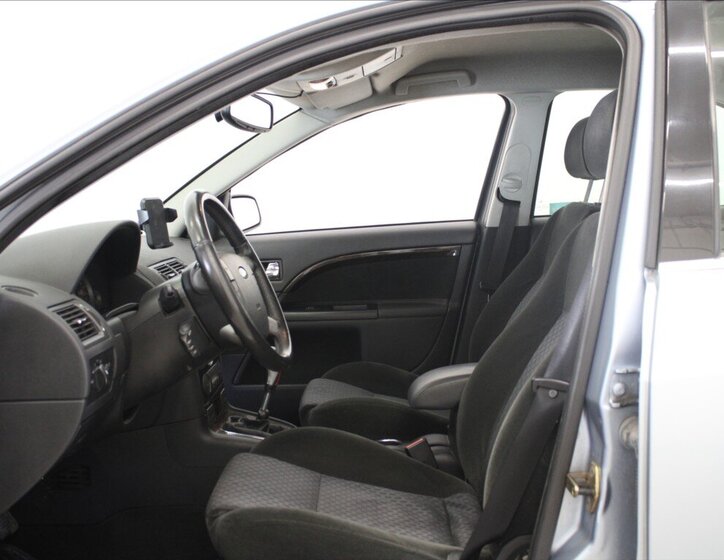 Ford Mondeo Liftback 2,0 l 107 kw