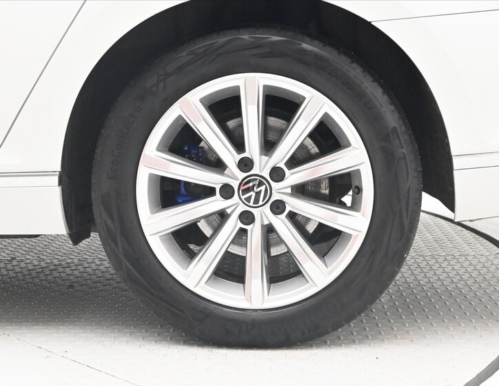 Volkswagen Passat 35