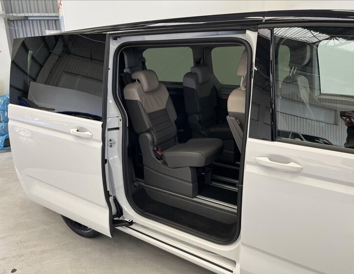 Volkswagen Multivan 26