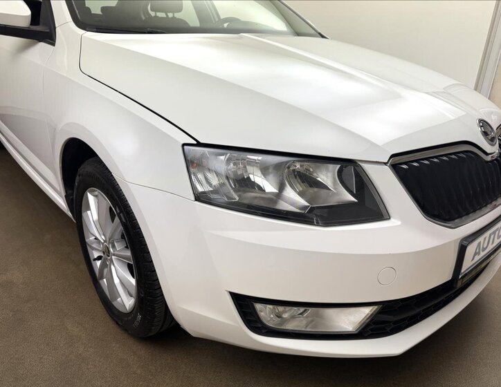 Škoda Octavia Sedan / Limuzína 1,6 l 77 kw