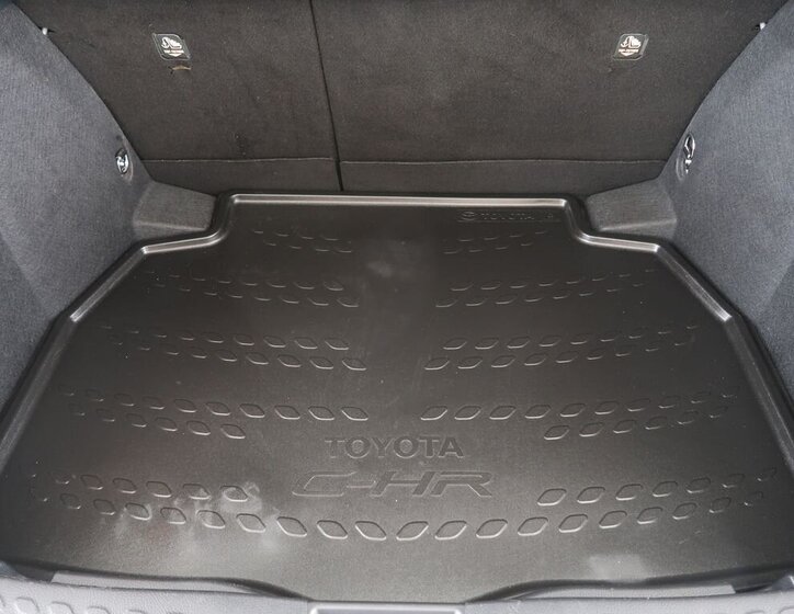 Toyota C-HR SUV / Terénní 1,8 l 72 kw