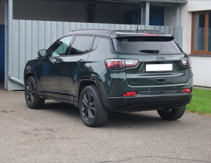 Jeep Compass SUV 1,3 l 110 kw