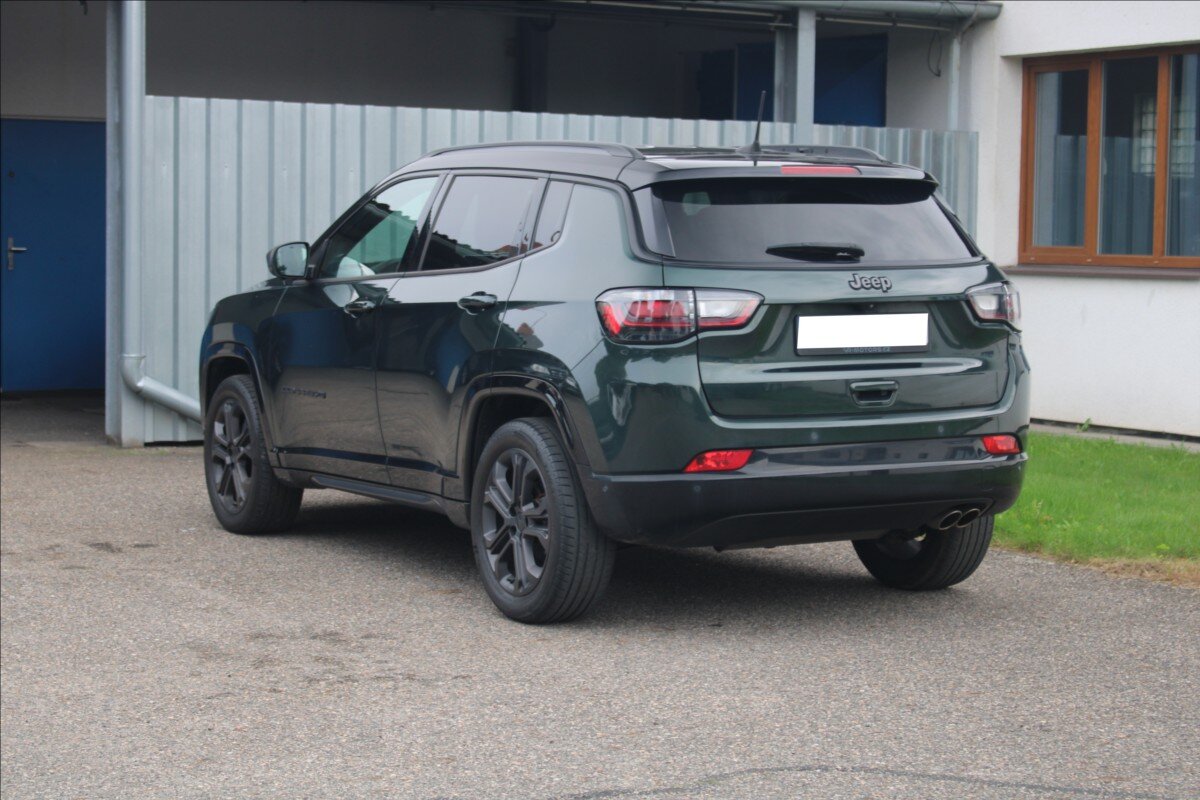 Jeep Compass SUV 1,3 l 110 kw