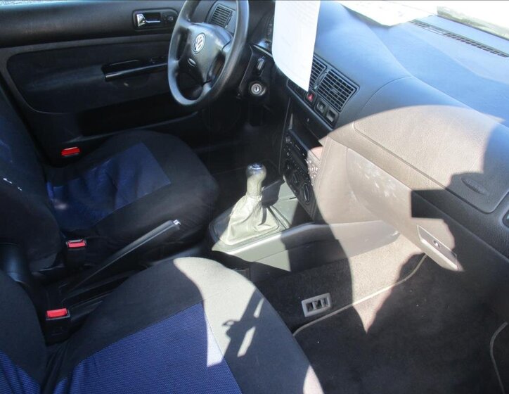 Volkswagen Golf Hatchback 1,6 l 77 kw