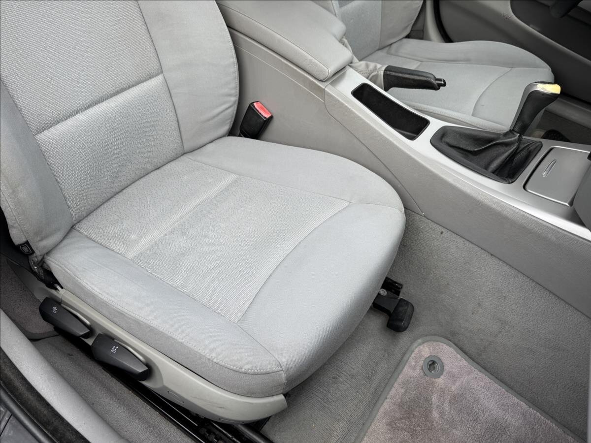 BMW Řada 3 Kombi 2,0 l 120 kw