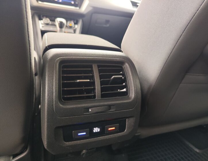 Volkswagen Touran MPV 1,5 l 110 kw